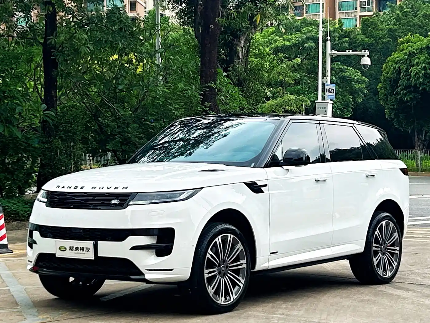 LAND ROVER RANGE ROVER SPORT 2025