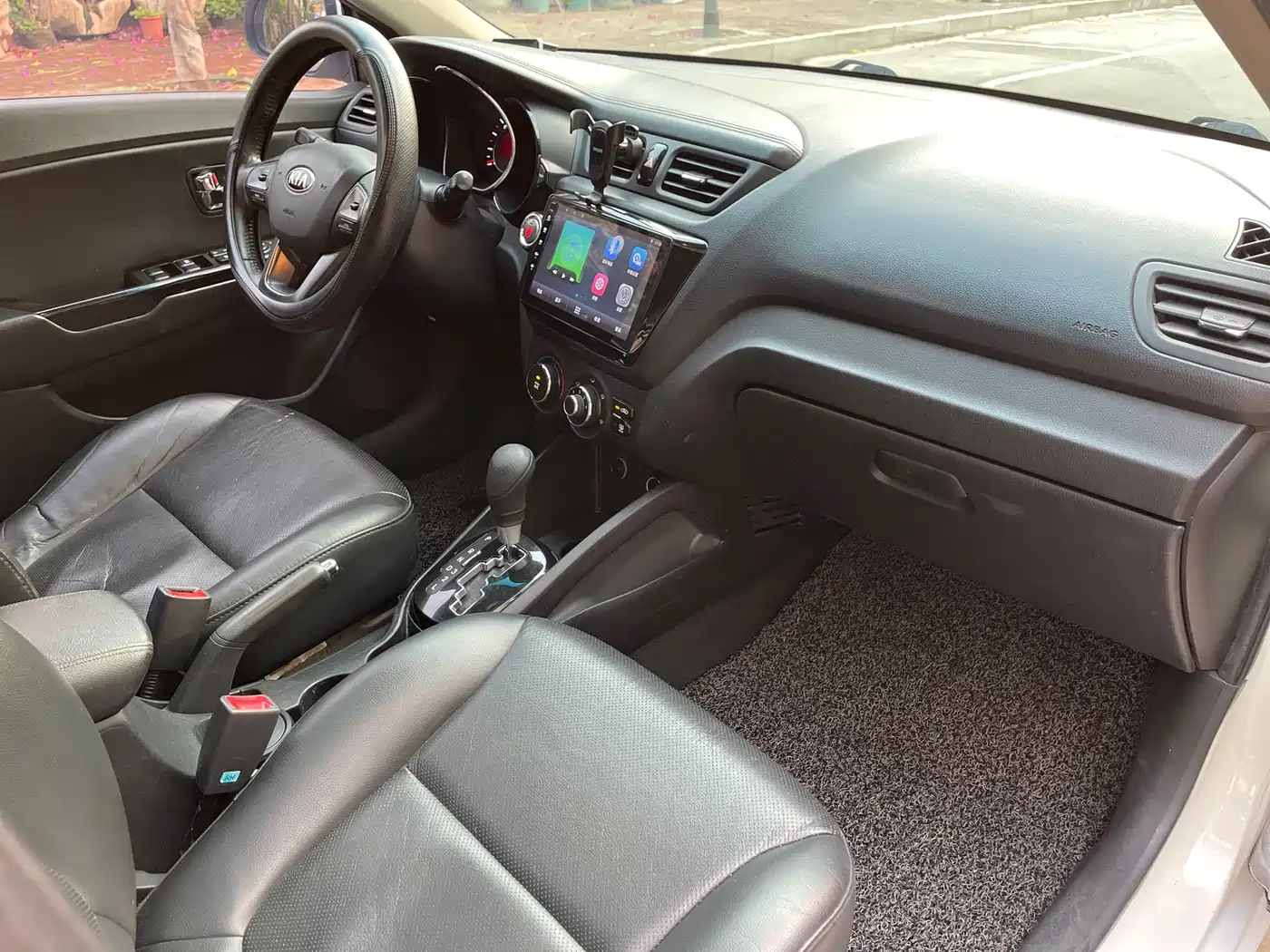 Kia K2 2012 Hatchback 1.6L AT Premium фото 6