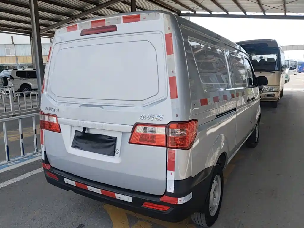 Jinbei Little Sea Lion X30 2023 2023 1.5L Super Comfort Van 2/5 Seats Non-AC SWC15M