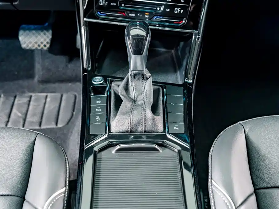 Volkswagen Passat 2022 330TSI Starlight Elite Edition фото 12