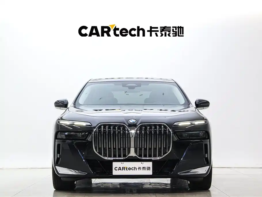 BMW 7 Series 2023 Model 740Li Leading M Sport Package фото 3