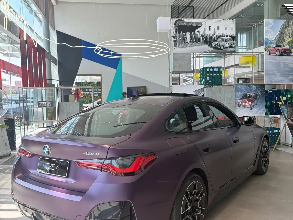 BMW 4 Series 2024 430i Gran Coupe M Sport Shadowline Package фото 4
