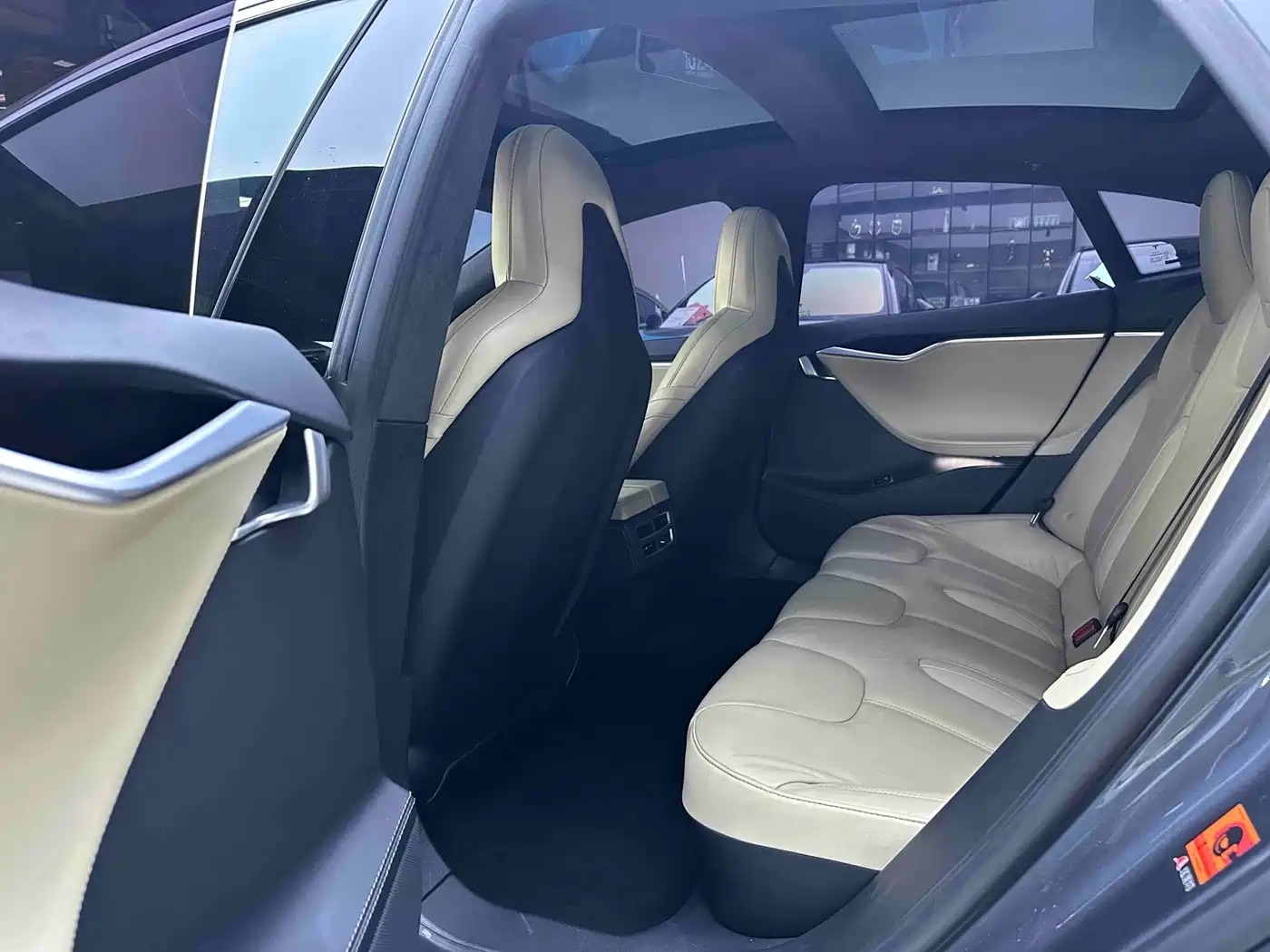 TESLA MODEL S