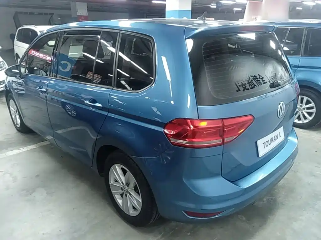 Фото 5 - Volkswagen Touran