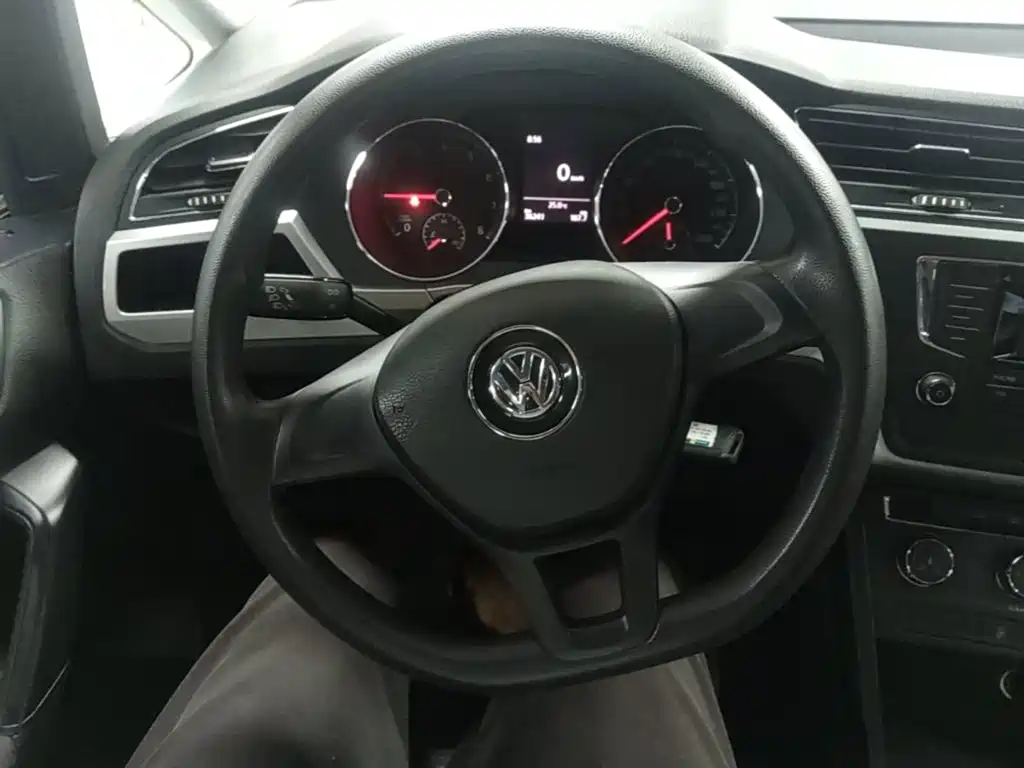 Фото 11 - Volkswagen Touran