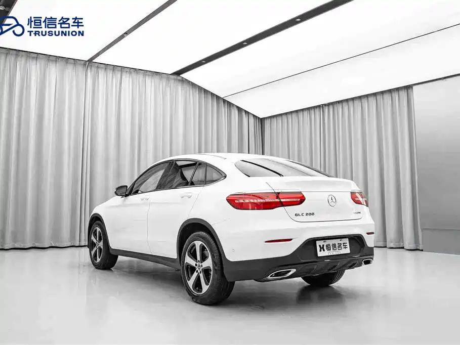 Mercedes-Benz GLC Coupe 2019 GLC 200 4MATIC Coupe SUV фото 7