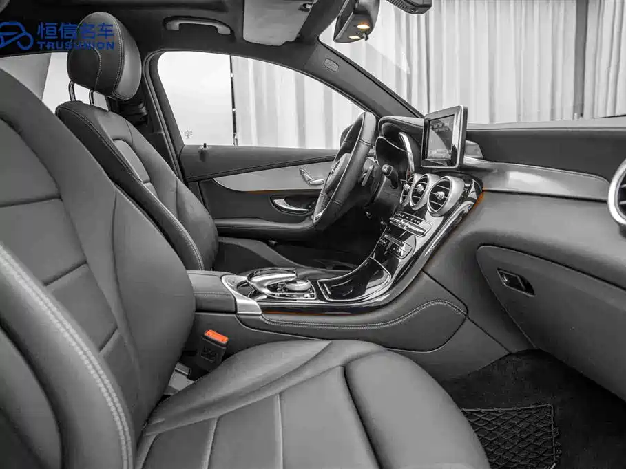 Mercedes-Benz GLC Coupe 2019 GLC 200 4MATIC Coupe SUV фото 15