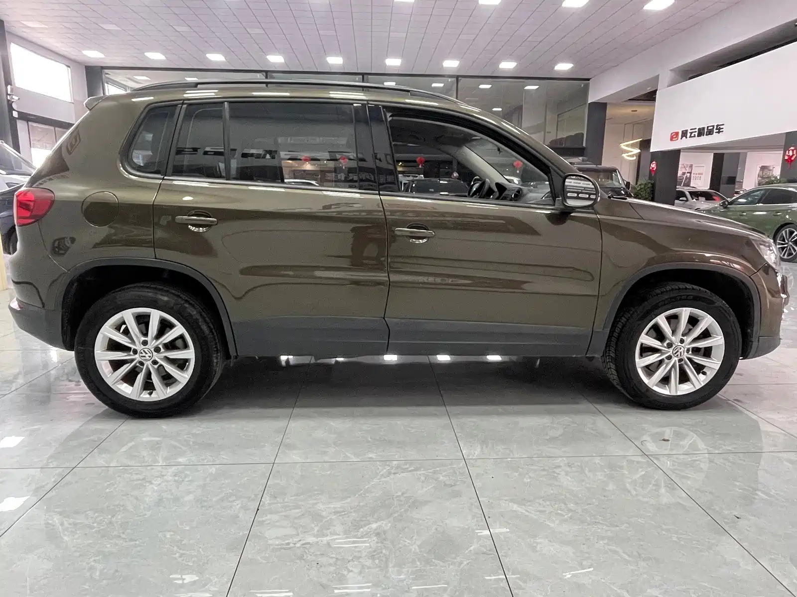 Фото 5 - Volkswagen Tiguan