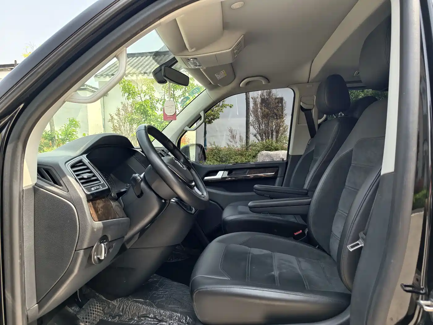 Volkswagen Multivan 2018 2017 2.0TSI 2WD Luxury 7-Seater