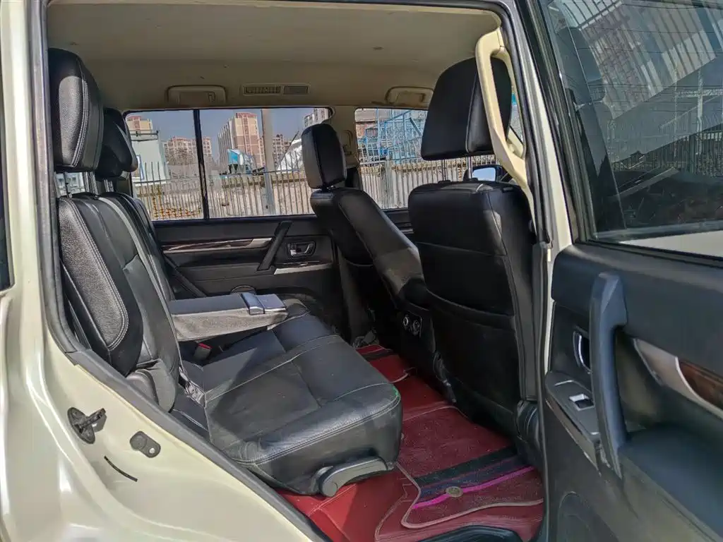 Mitsubishi Pajero (Import) 2020 Collector's Edition 3.0L Auto Premium Off-road фото 11