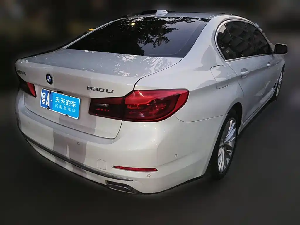 Фото 2 - BMW 5 Series