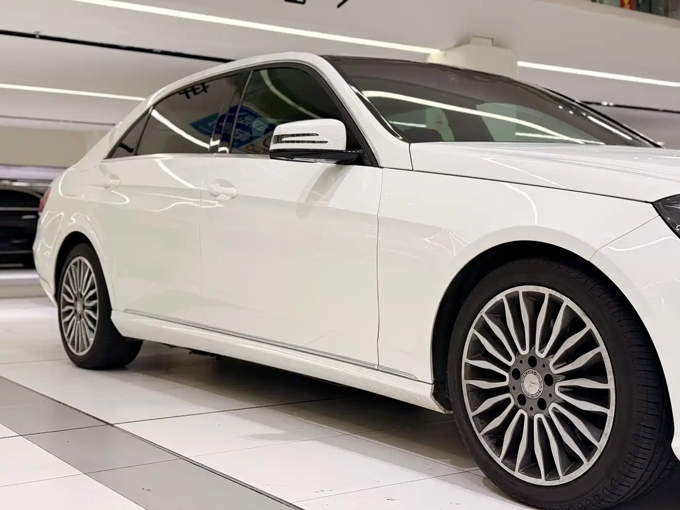 Mercedes-Benz E-Class 2015 E 320 L фото 12