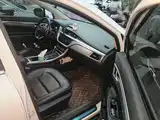 Photo 13 - Geely Emgrand GS