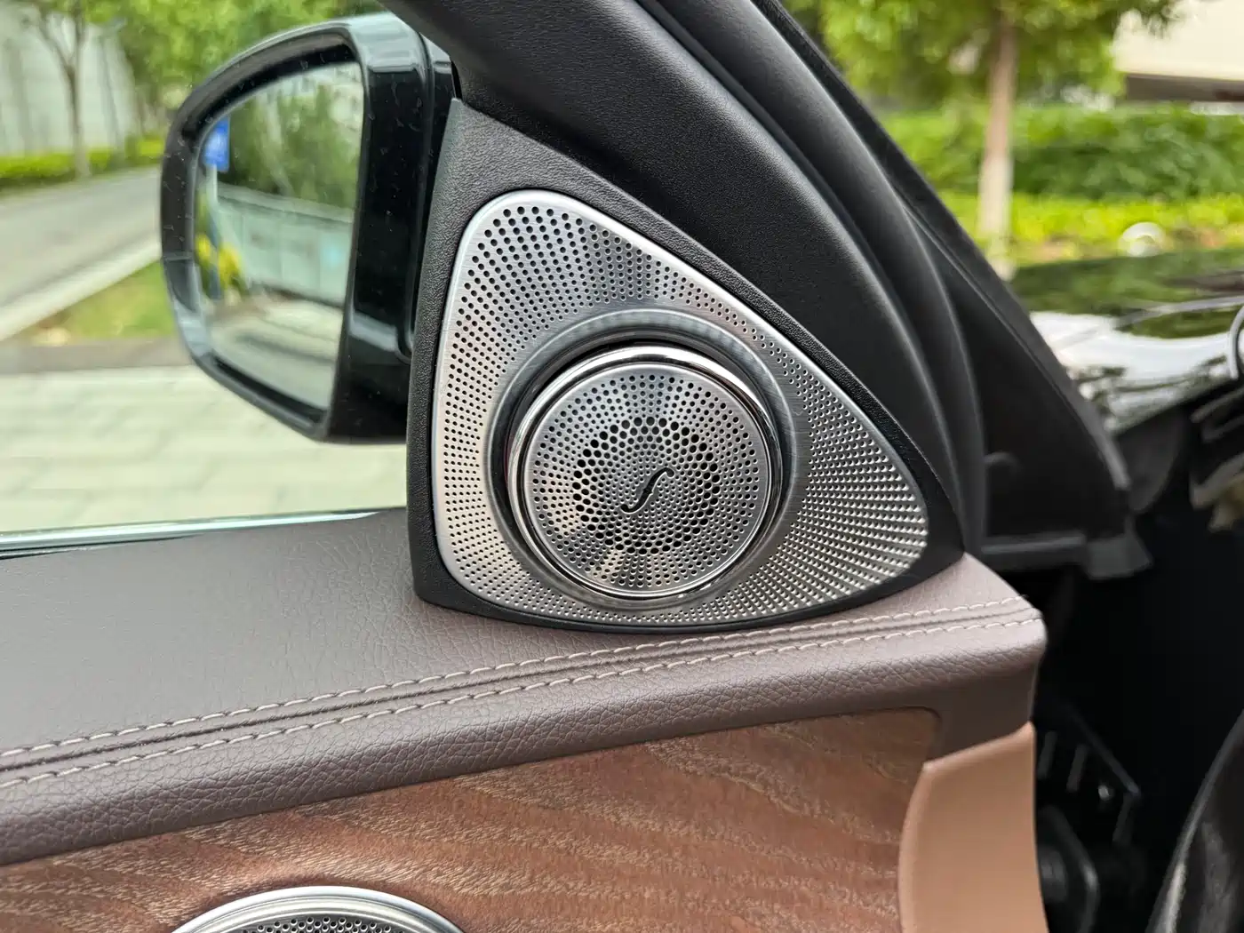 Mercedes-Benz E-Class 2022 E 300 L Fashion фото 19