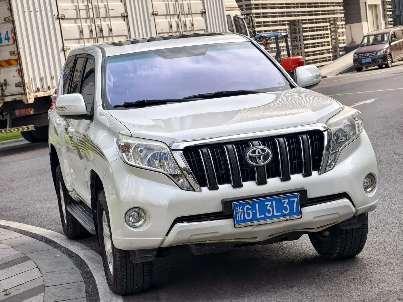 Toyota Prado (Import) 2014 2.7L Automatic Standard Edition фото 6