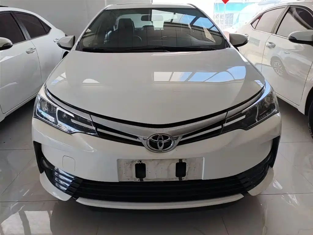 Toyota Corolla 2017 Facelift 1.2T S-CVT GL-i фото 3