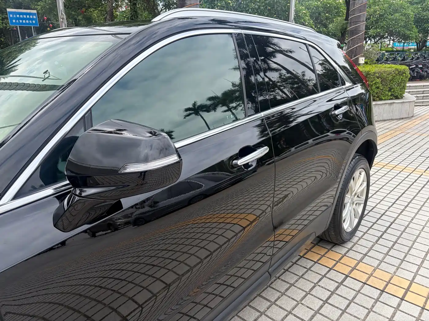 CADILLAC XT4