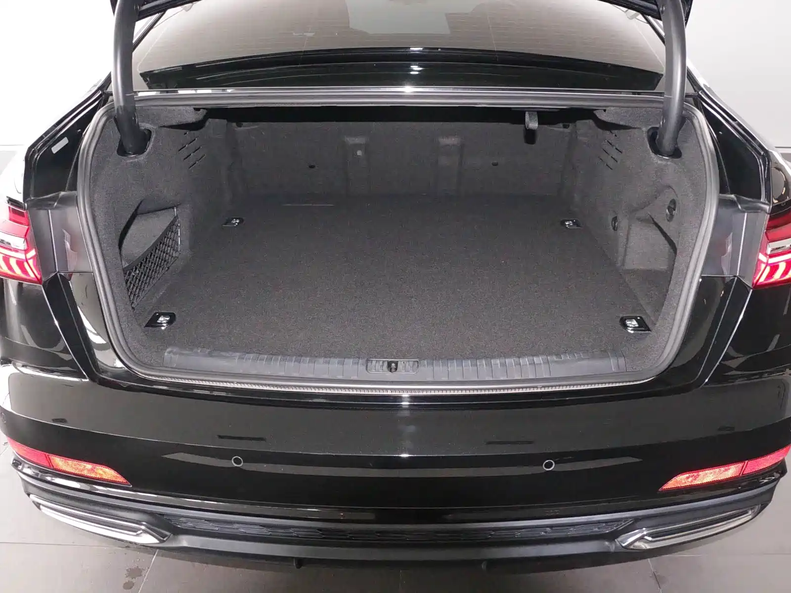 Фото 6 - Audi A6L New Energy