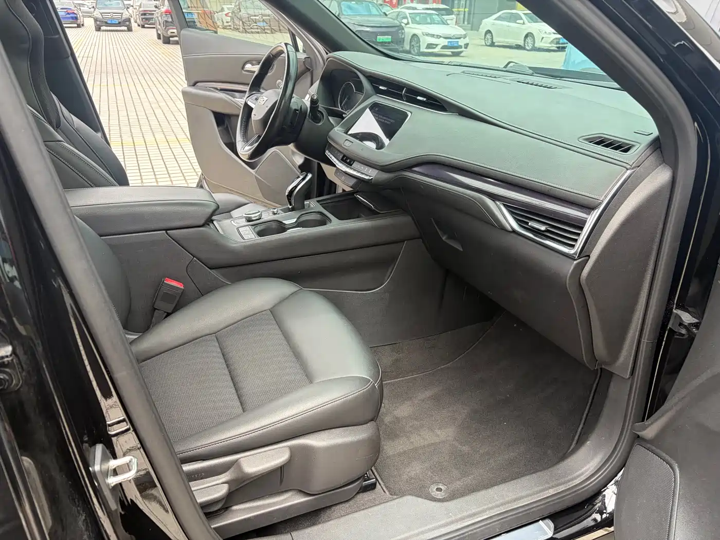 CADILLAC XT4
