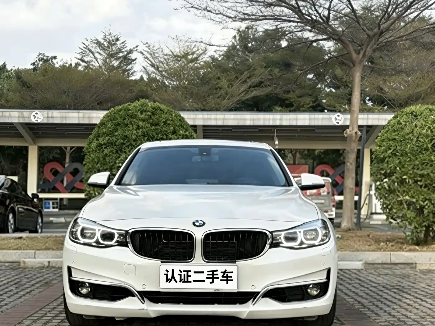 BMW 3 Series GT 2017 320i Fashion фото 3