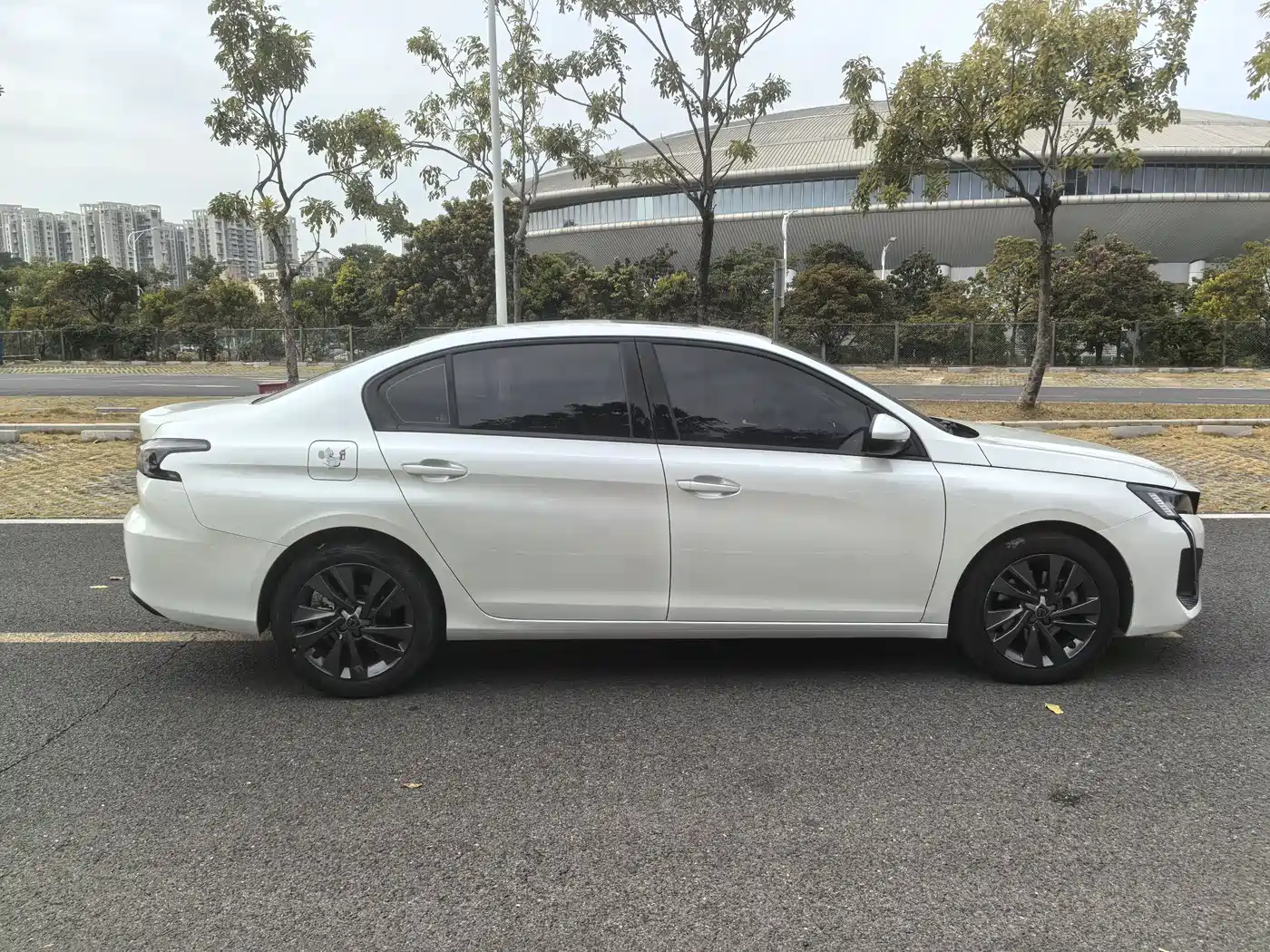 Peugeot 408 2022 1.6T Progressive Edition фото 10