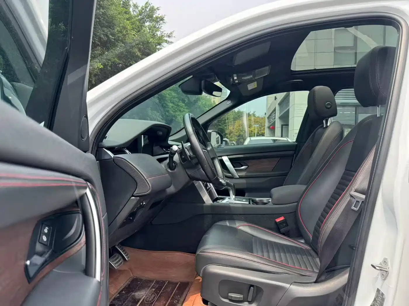 Land Rover Discovery Sport 2020 249PS R-Dynamic Performance фото 5