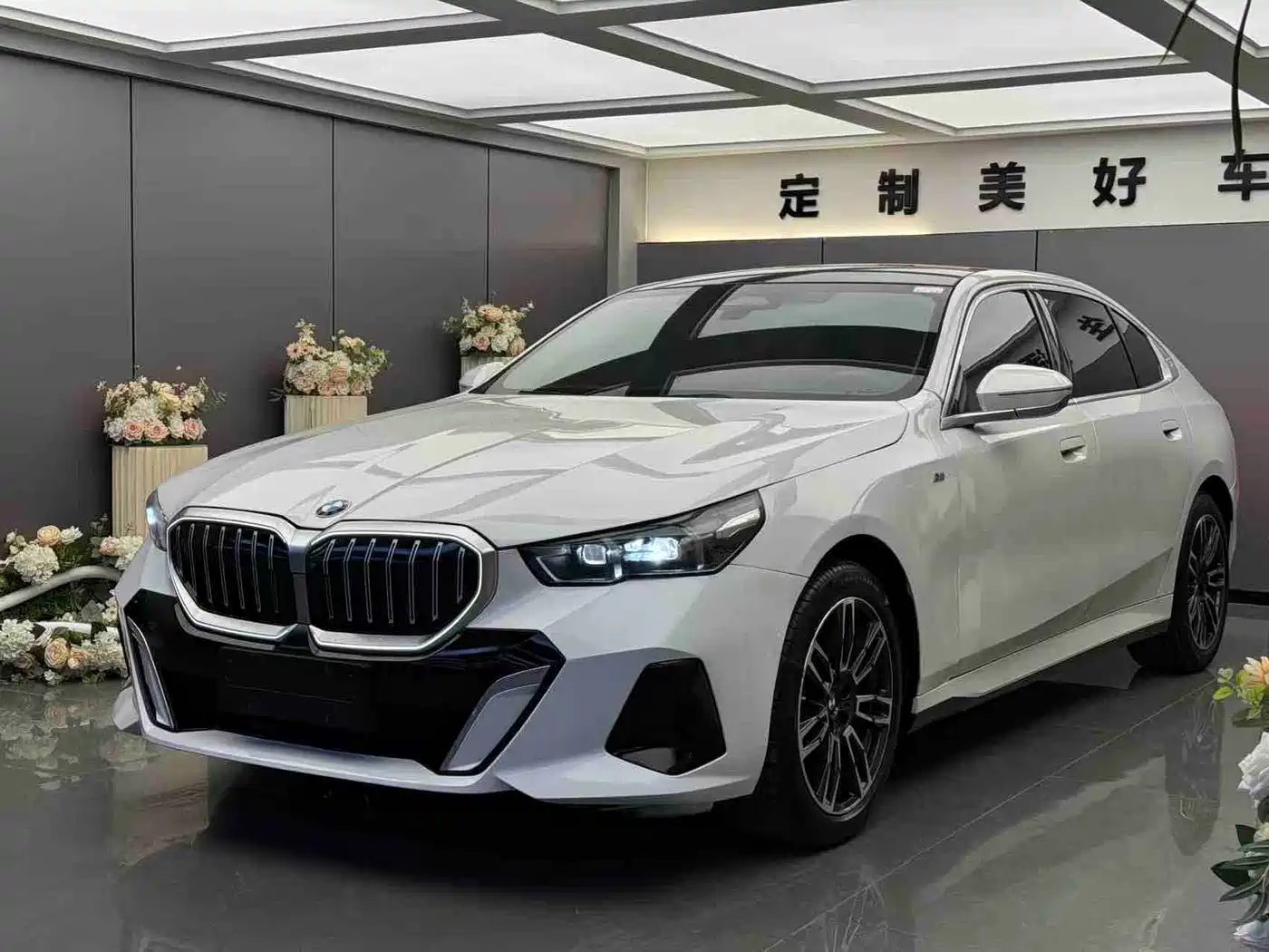 BMW 5 Series 2024 530Li Leading M Sport Package