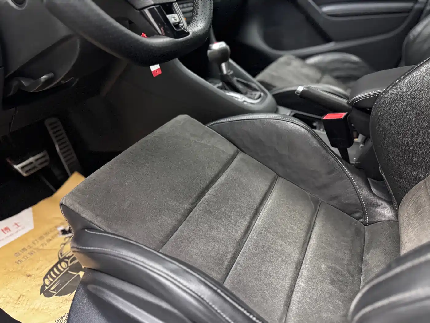 Volkswagen Golf (Import) 2011 2.0TSI R фото 18