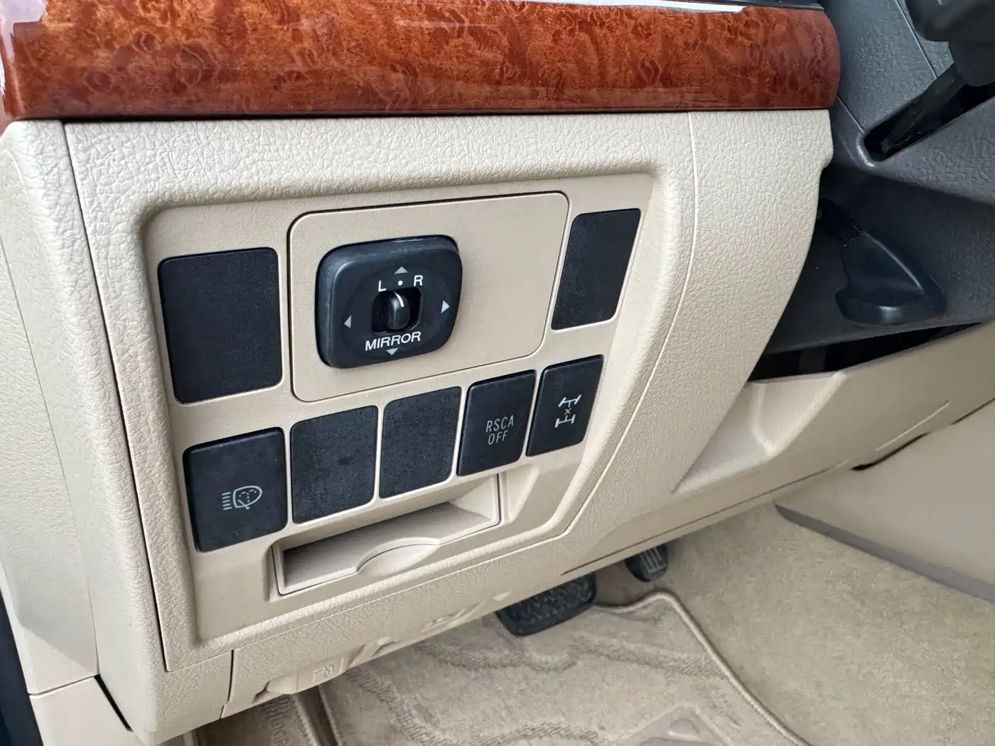 Toyota Land Cruiser 2012 4.0L Automatic VX фото 14
