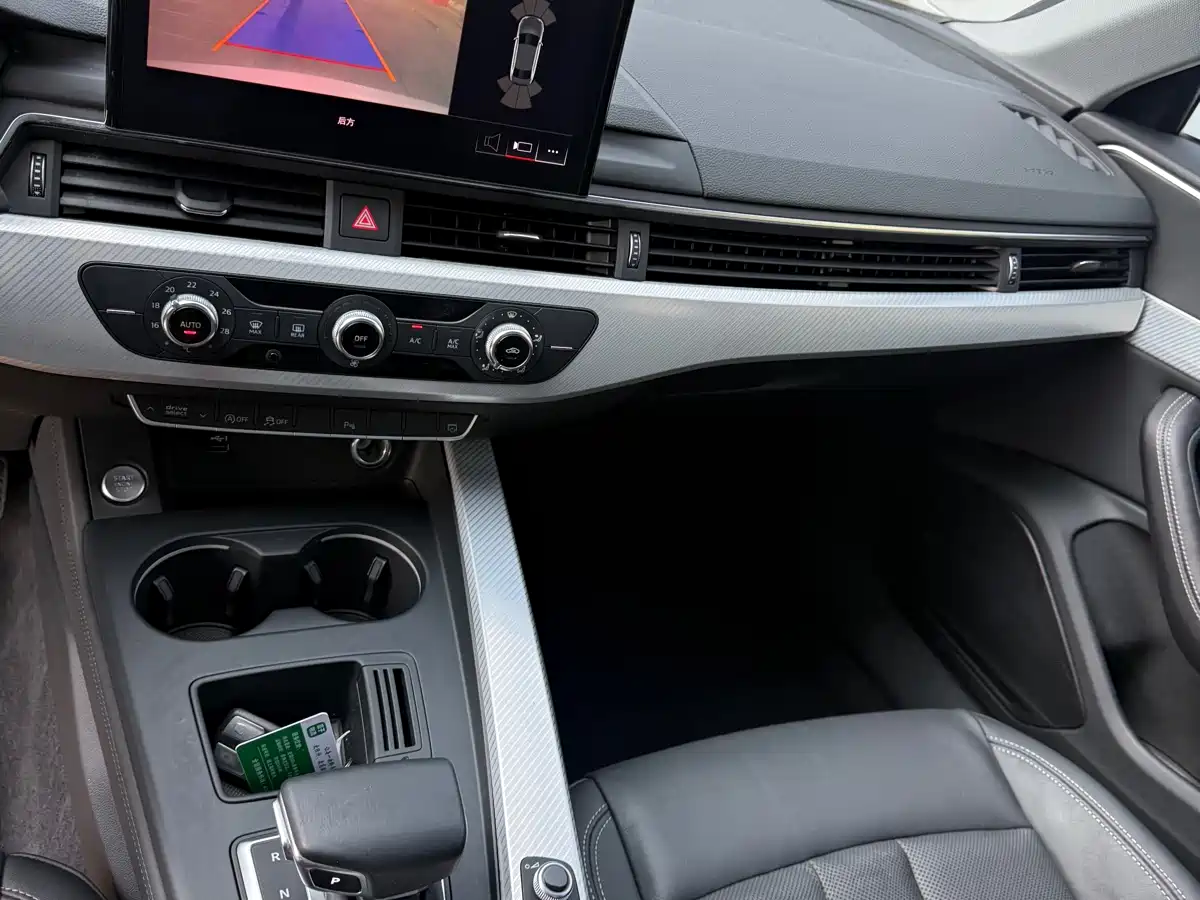 Audi A4L 2020 40 TFSI Fashion Dynamic Edition фото 25