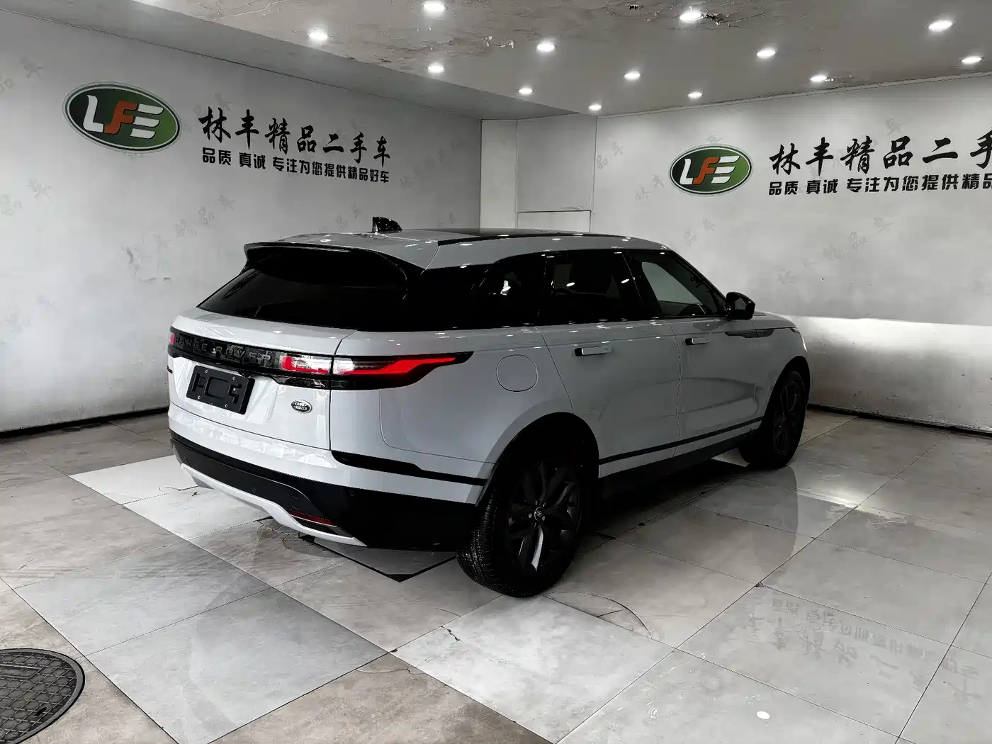 Land Rover Range Rover Velar 2024 Dynamic SE фото 5