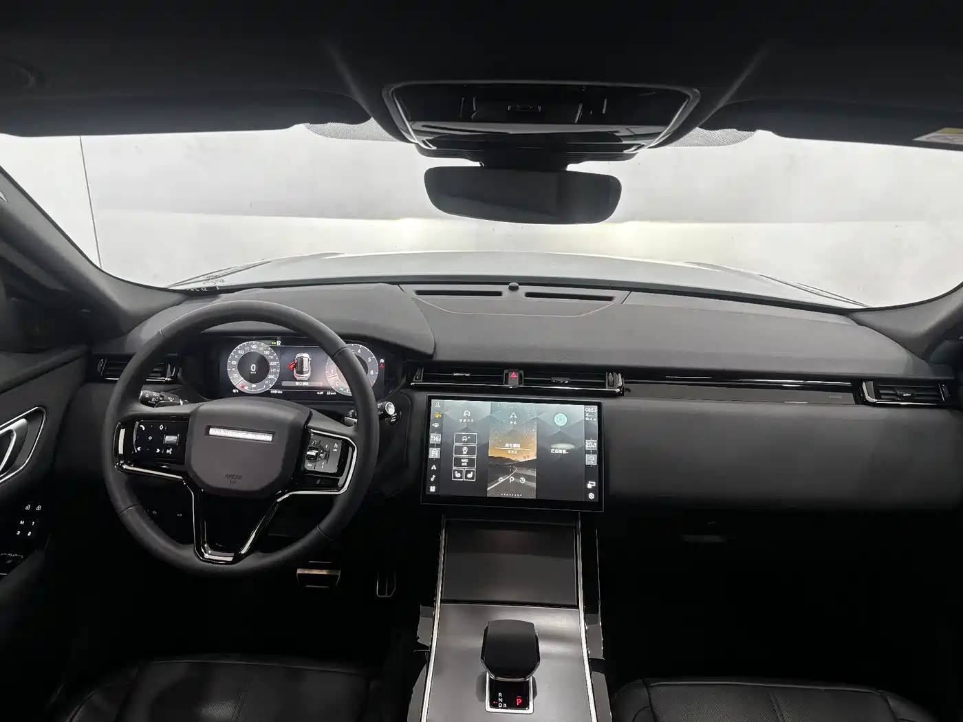 Land Rover Range Rover Velar 2024 Dynamic SE фото 14