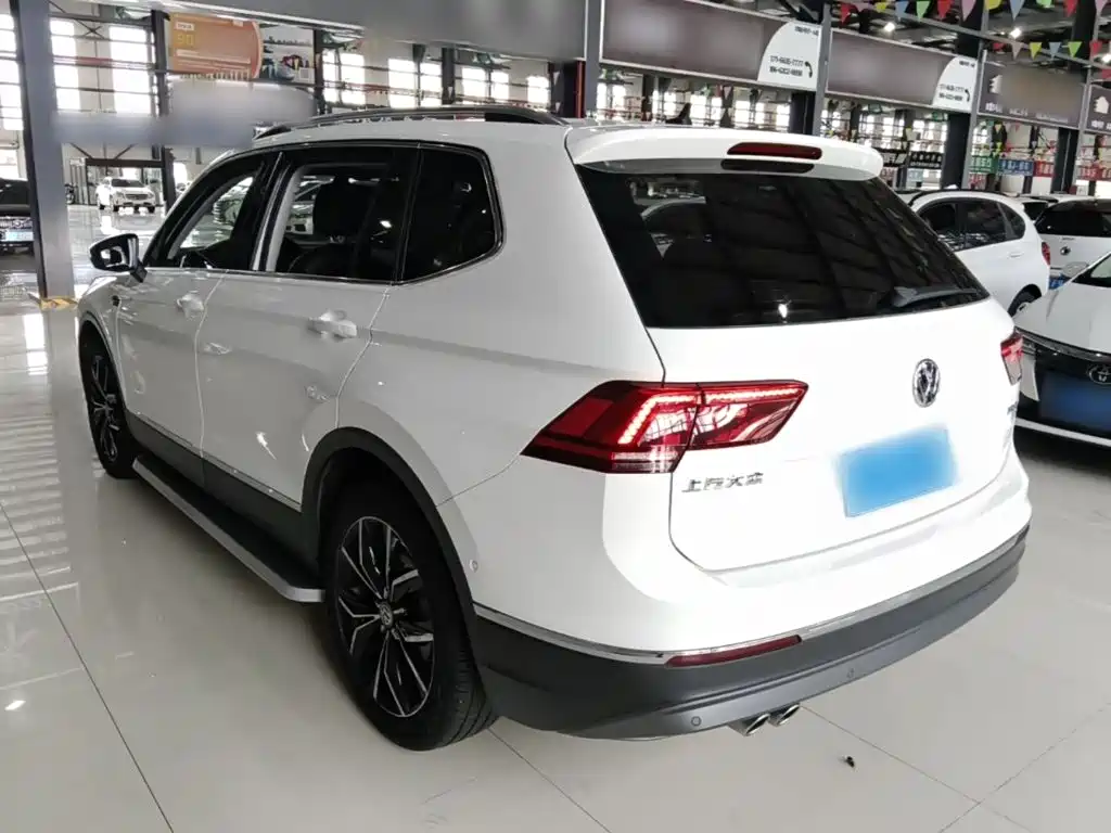 Фото 5 - Volkswagen Tiguan L