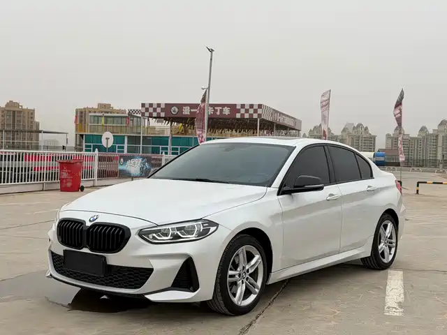 BMW 1 SERIES
