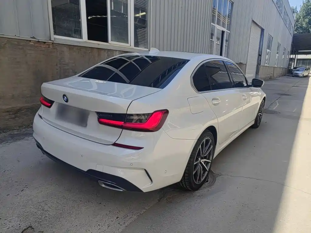 BMW 3-SERIES
