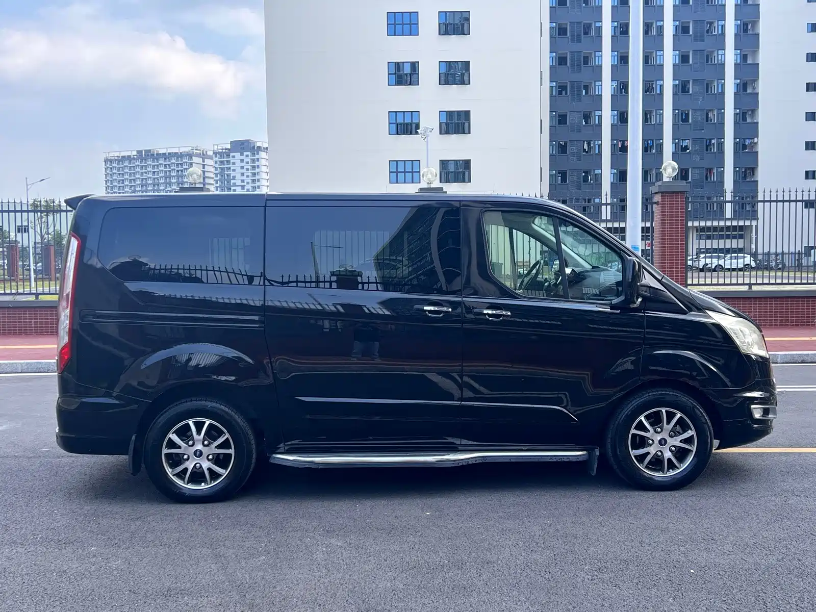 Photo 7 - Ford Tourneo