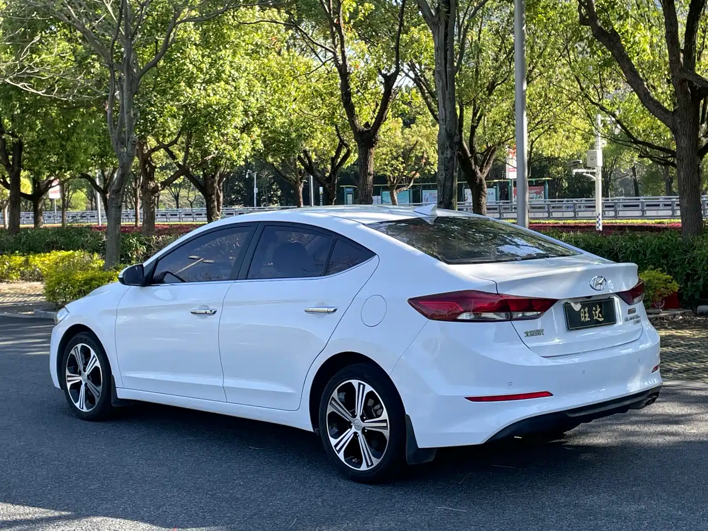 Hyundai Elantra 2018 1.4T DCT Dynamic·Vitality Model фото 9