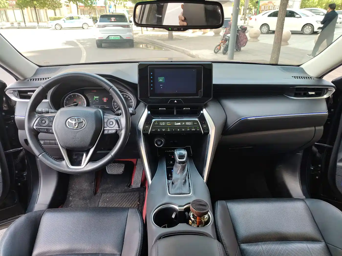 Toyota Lingfang HARRIER 2022 2.0L CVT 2WD Luxury Edition фото 9