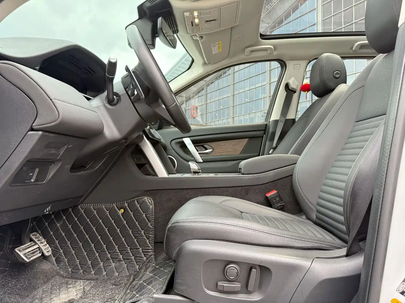 LAND ROVER DISCOVER SPORTS