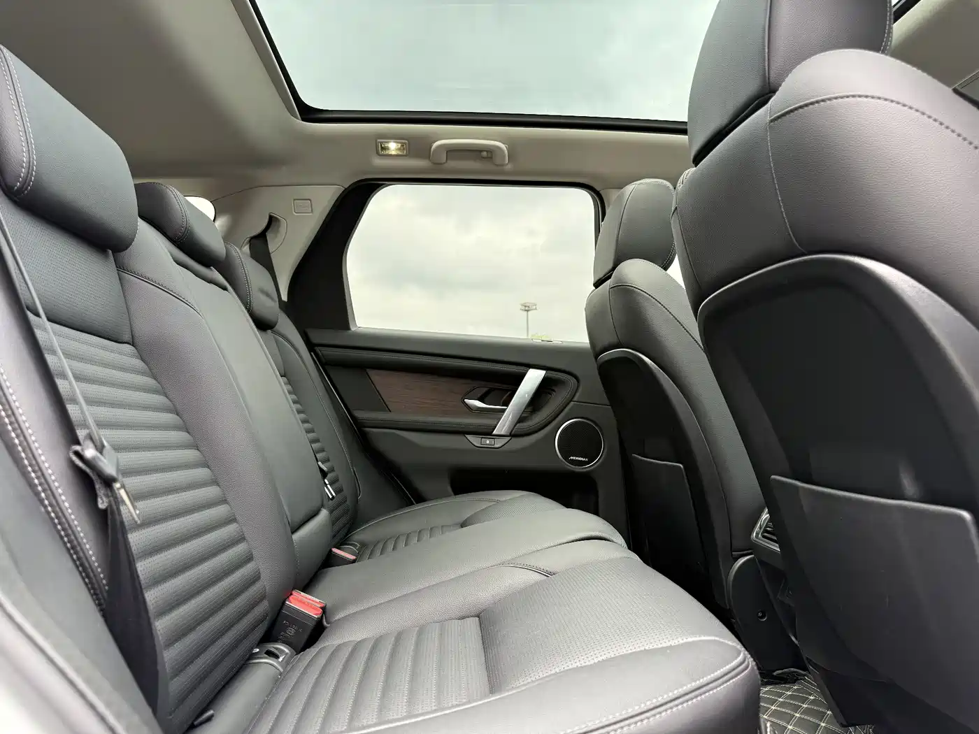 LAND ROVER DISCOVER SPORTS