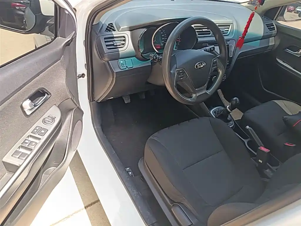 Kia K2 2015 Sedan 1.4L MT GLS фото 16
