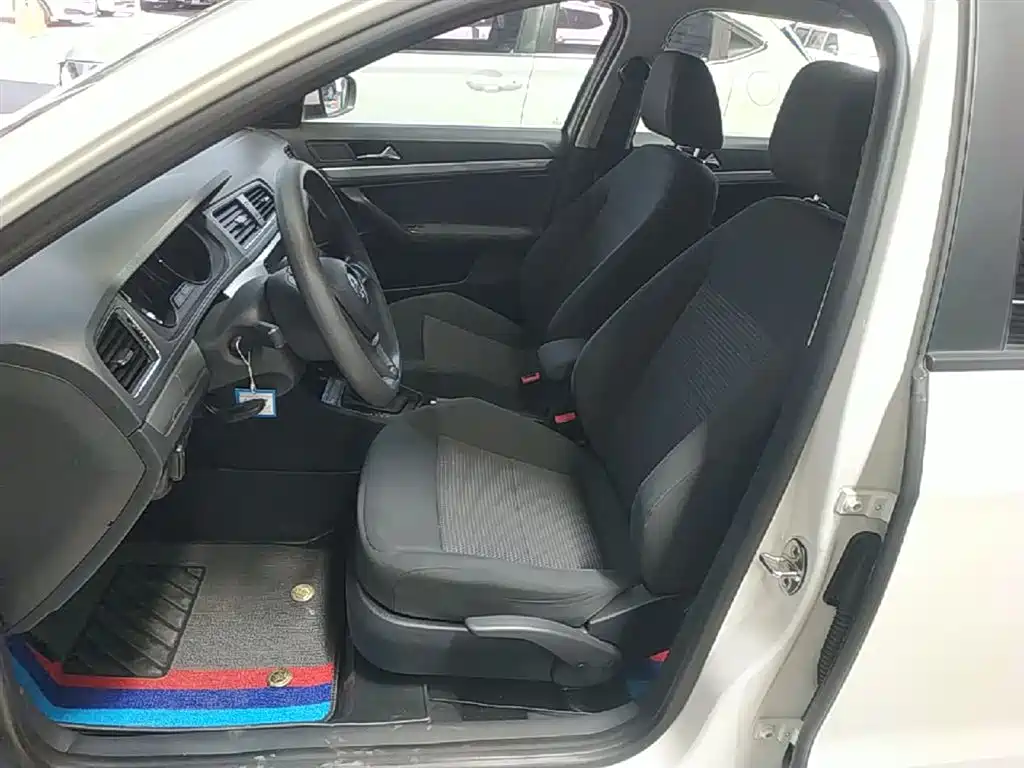 Volkswagen Lavida 2017 1.6L Automatic Trend Edition фото 15