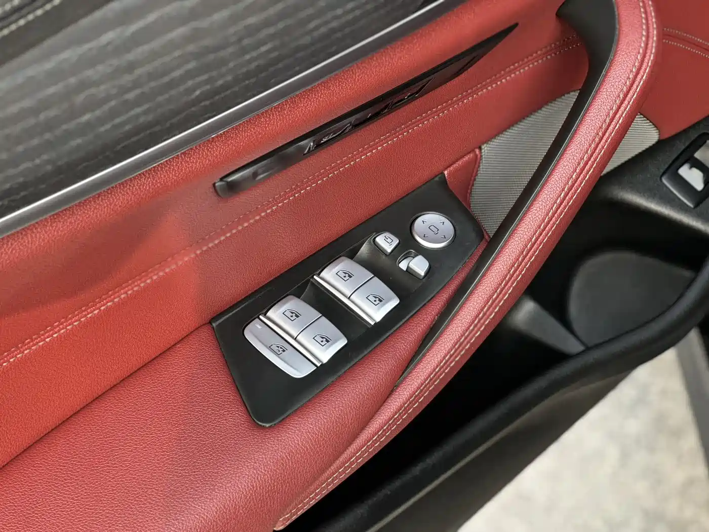 BMW 5 Series 2023 530Li Leading M Sport Package фото 14