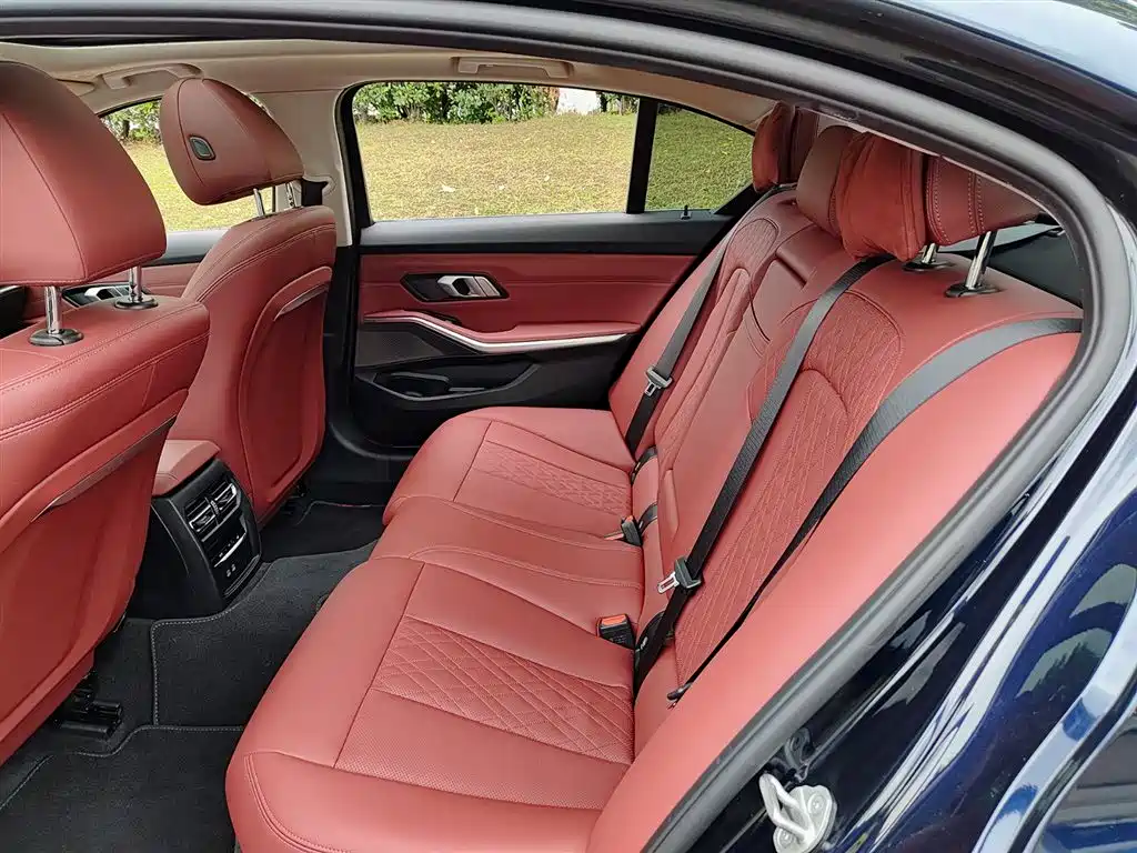 BMW 3 Series 2024 325Li M Sport Package фото 8