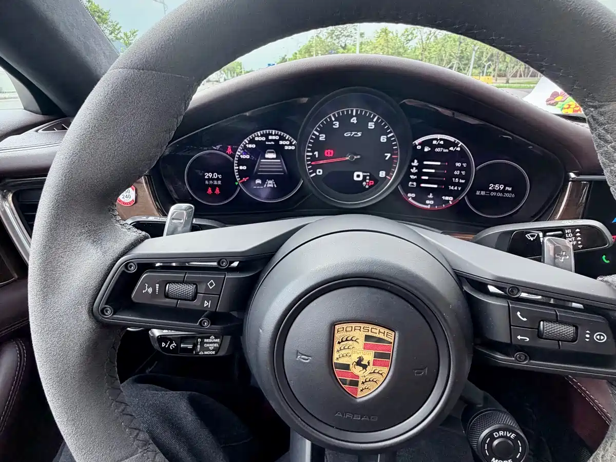 PORSCHE PANAMERA