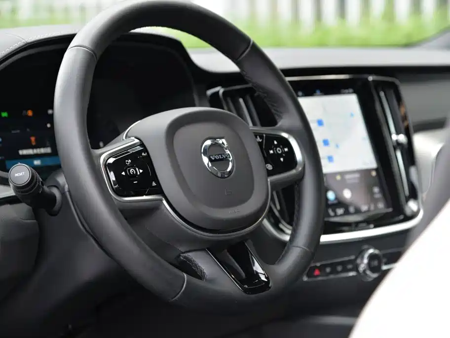 Фото 6 - Volvo S60