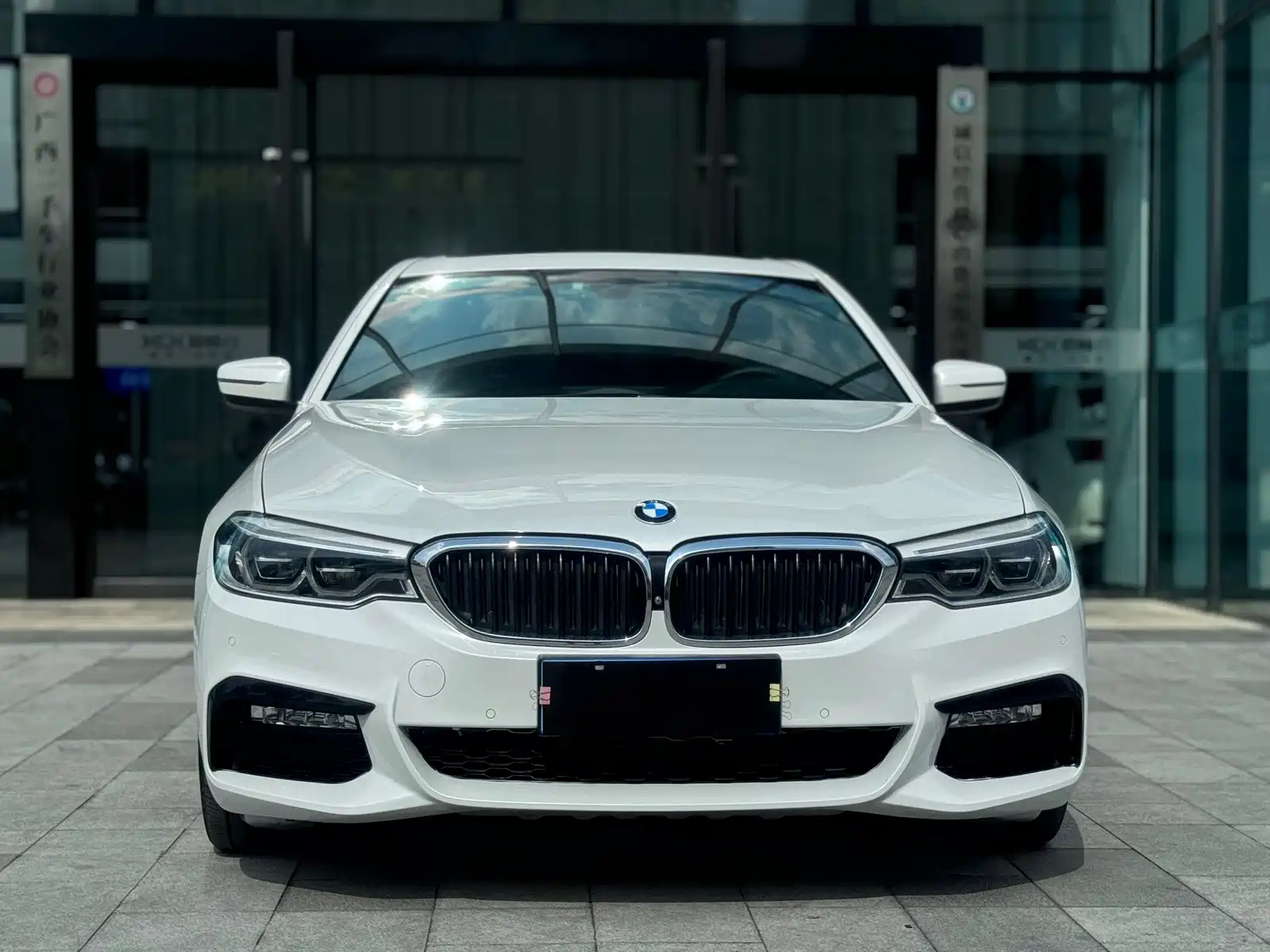 صورة 3 - BMW 5 Series