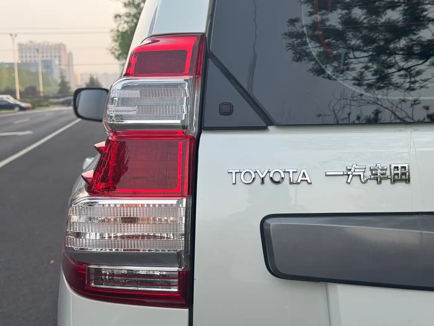 Toyota Prado 2016 2.7L Auto Luxury Edition фото 9