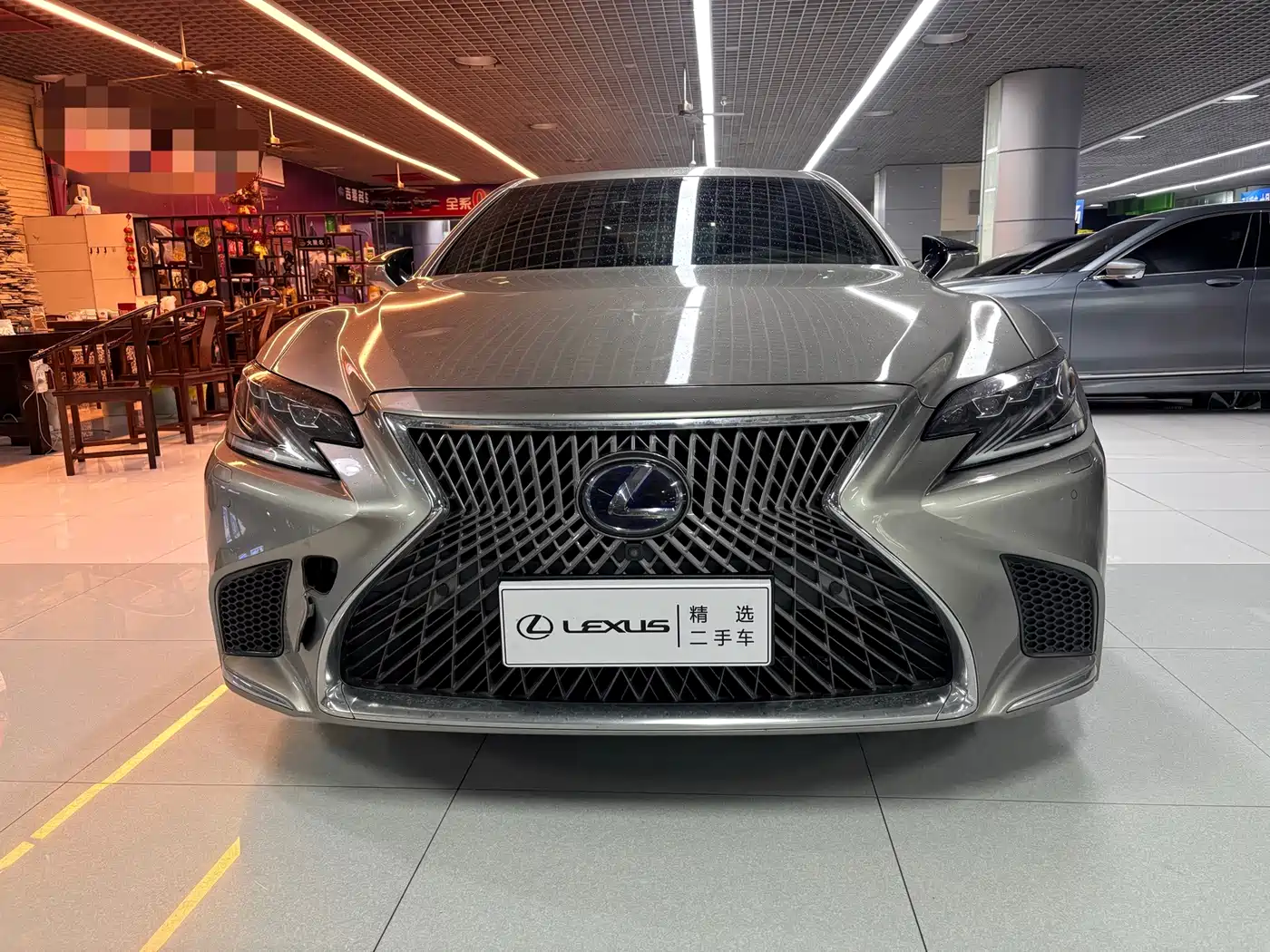 Фото 2 - Lexus LS