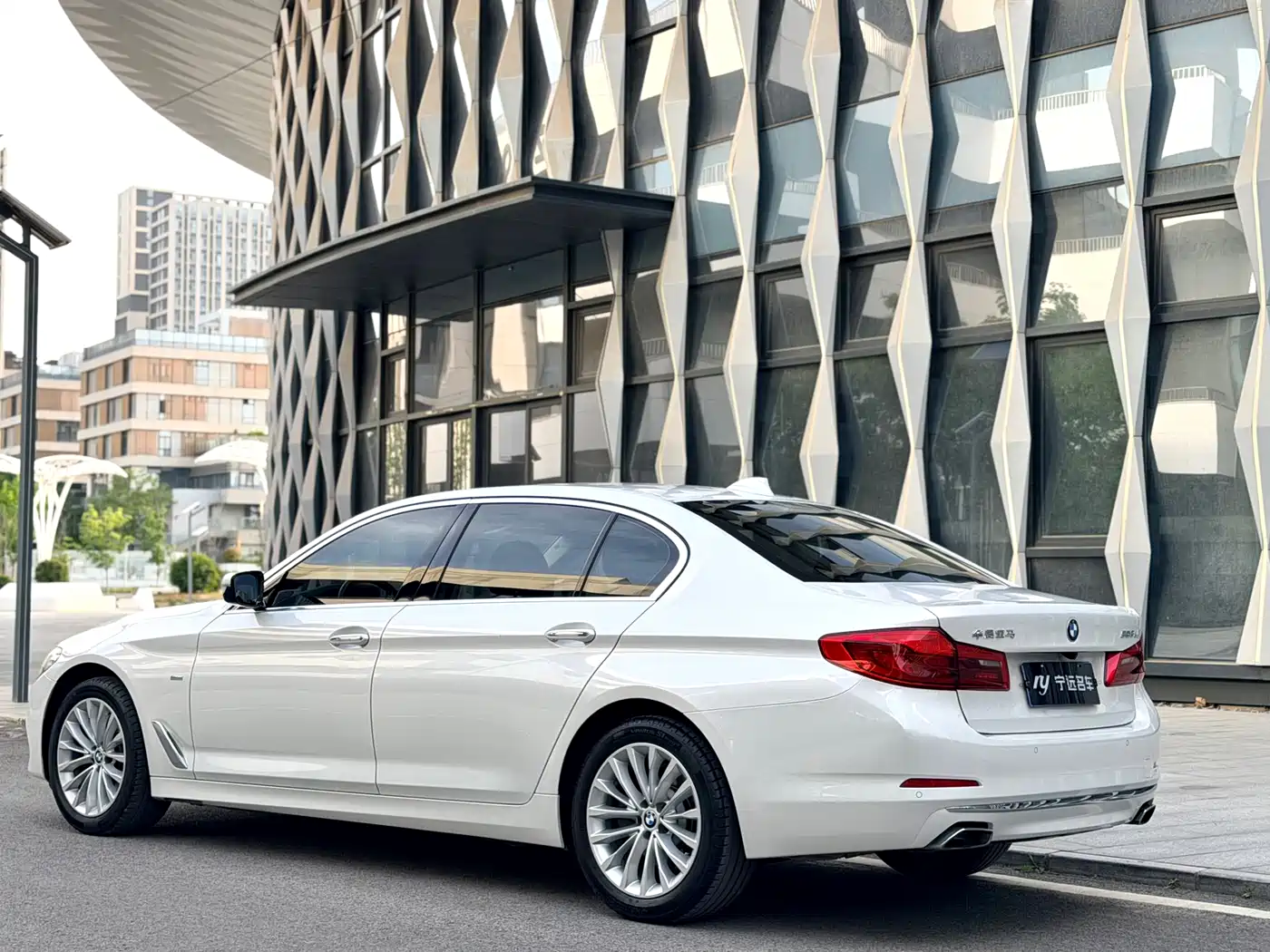 BMW 5 Series 2018 525Li Luxury Package фото 17